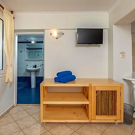 By Thira Hotel